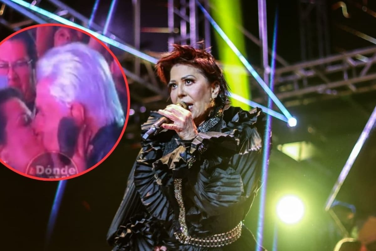 Alejandra Guzmán besa en la boca a su padre, Enrique Guzmán, durante su show en la Arena CDMX