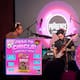 Prudence revive la nostalgia de internet y relanza los icónicos condones con sabor a chicle de ‘Vete a la Versh’