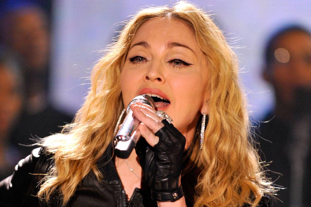 Madonna le ha tocado usar bastón luego de una lesión en noviembre del año pasado