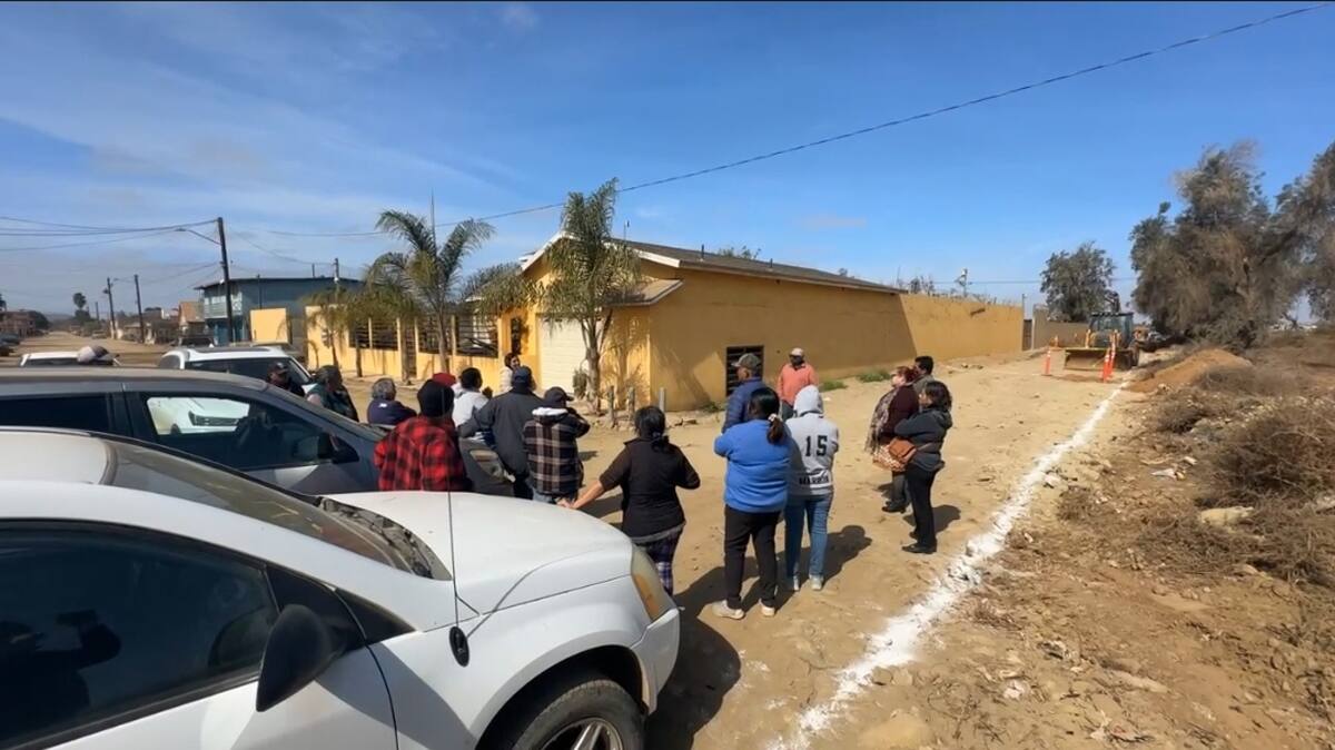 También tienen el problema de unas desaladoras que están tirando agua en el arroyo y está afectando los mantos acuíferos, por lo que la situación podría agravarse con esta tubería.