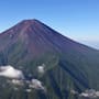 Padre deja solo a su hijo de 7 años en el Monte Fuji porque estaba cansado durante una excursión familiar