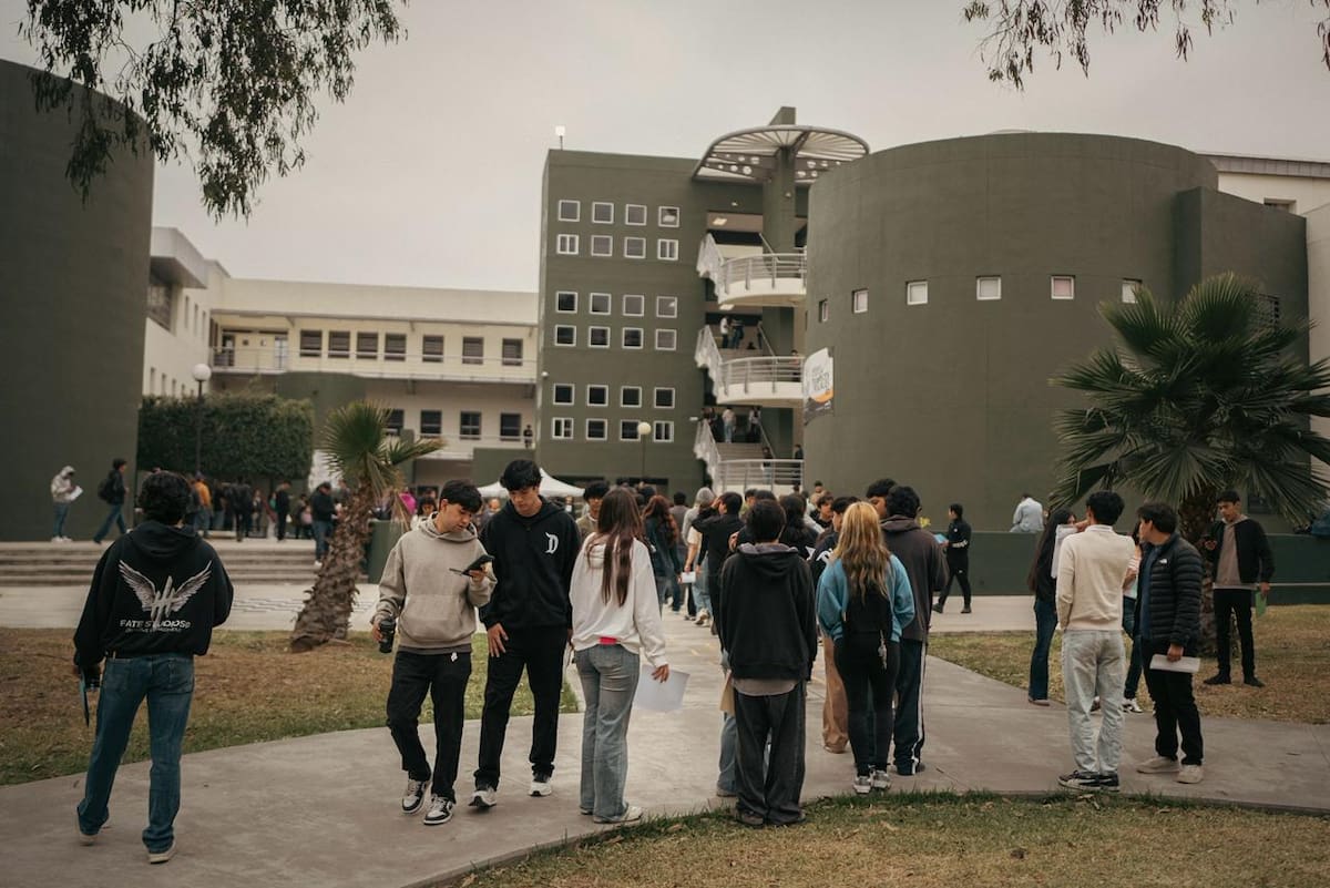 Desde las 6:00 horas, miles de aspirantes acudieron a las sedes universitarias para presentar la evaluación. Foto: Border Zoom