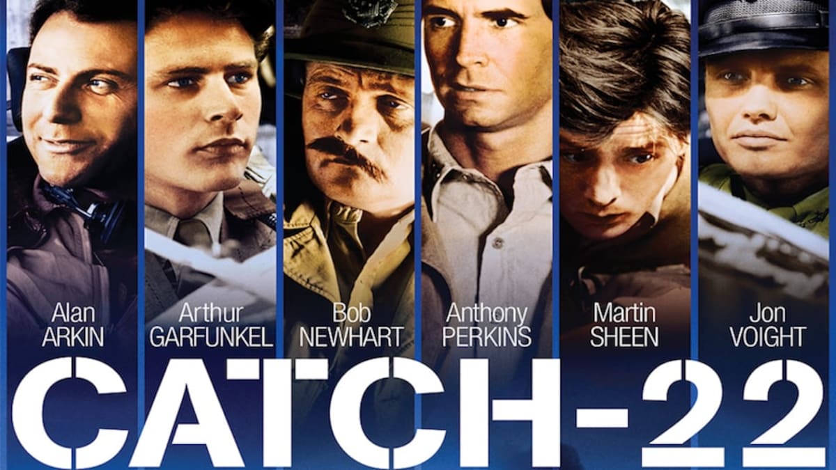 Catch-22, película por la que Charlie Sheen tuvo que vivir en Guaymas durante su infancia.