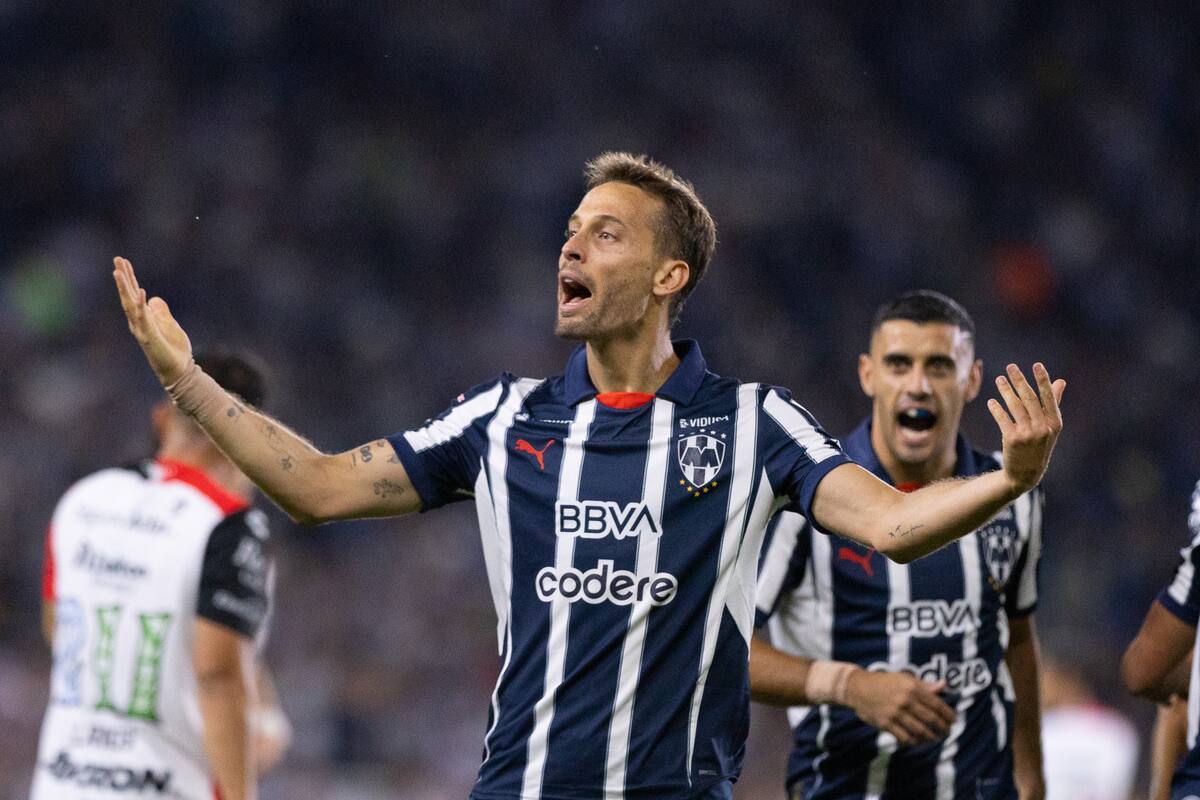 El mediocampista español superó a figuras como Henry Martín en la lista. Foto: @Rayados