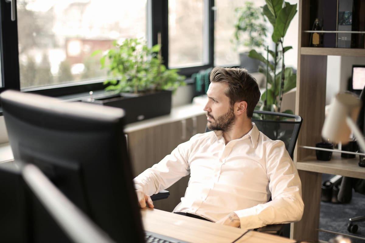 La falta de retroalimentación y la escasa comunicación directa sobre el desempeño individual es un factor. /PEXELS