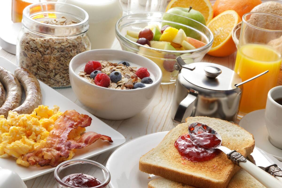 Estos son los alimentos que debes incluir en tu desayuno si quieres mantener energía constante y concentración