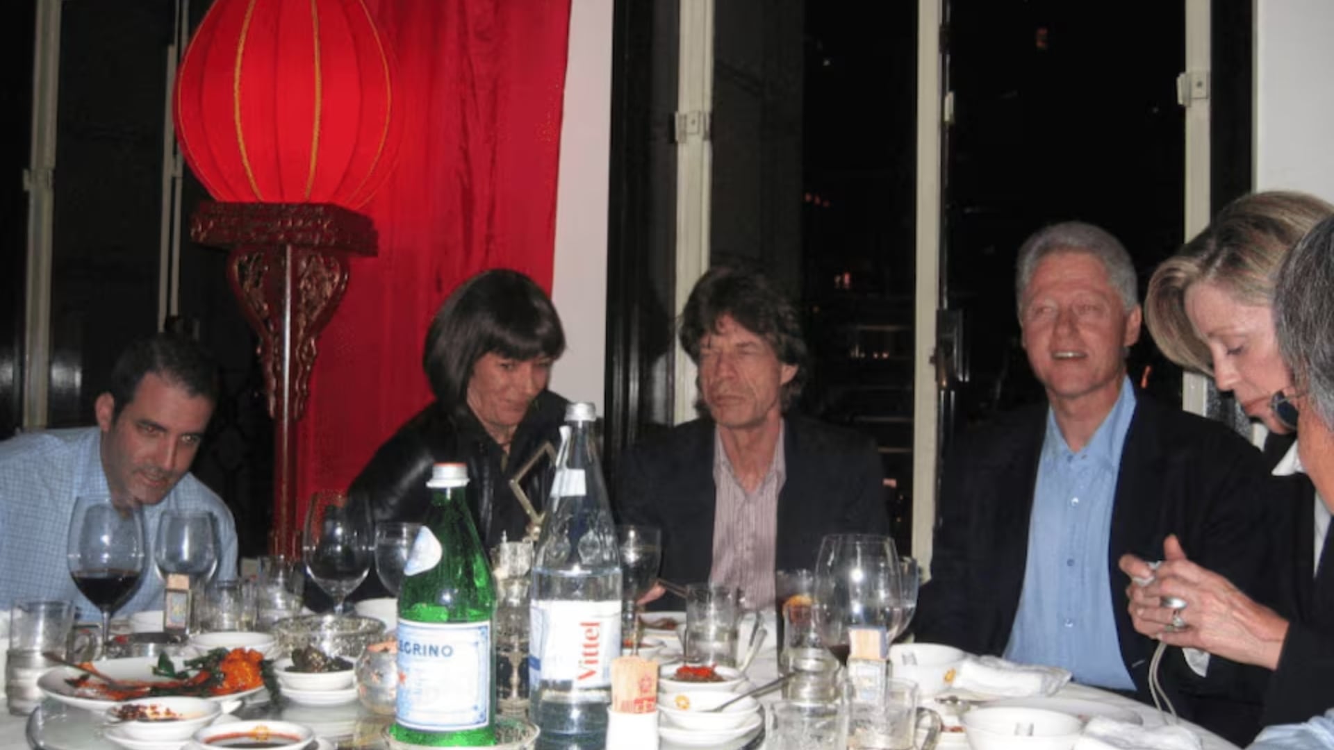 El nombre del expresidente aparece en documentos del Departamento de Justicia, que registran vuelos en 2002 y 2003. /Reuters