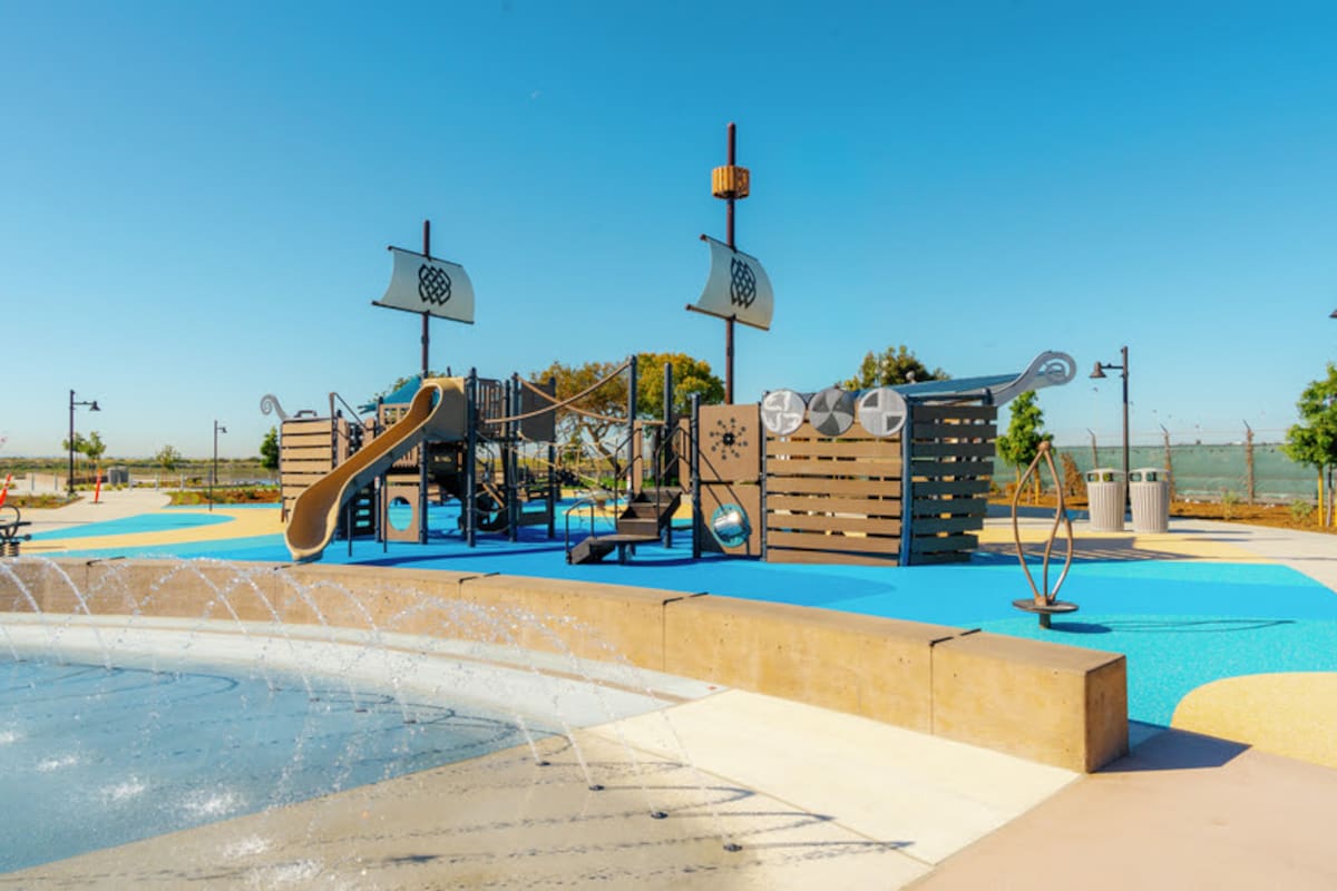 Remodelan parque frente a la bahía de San Diego