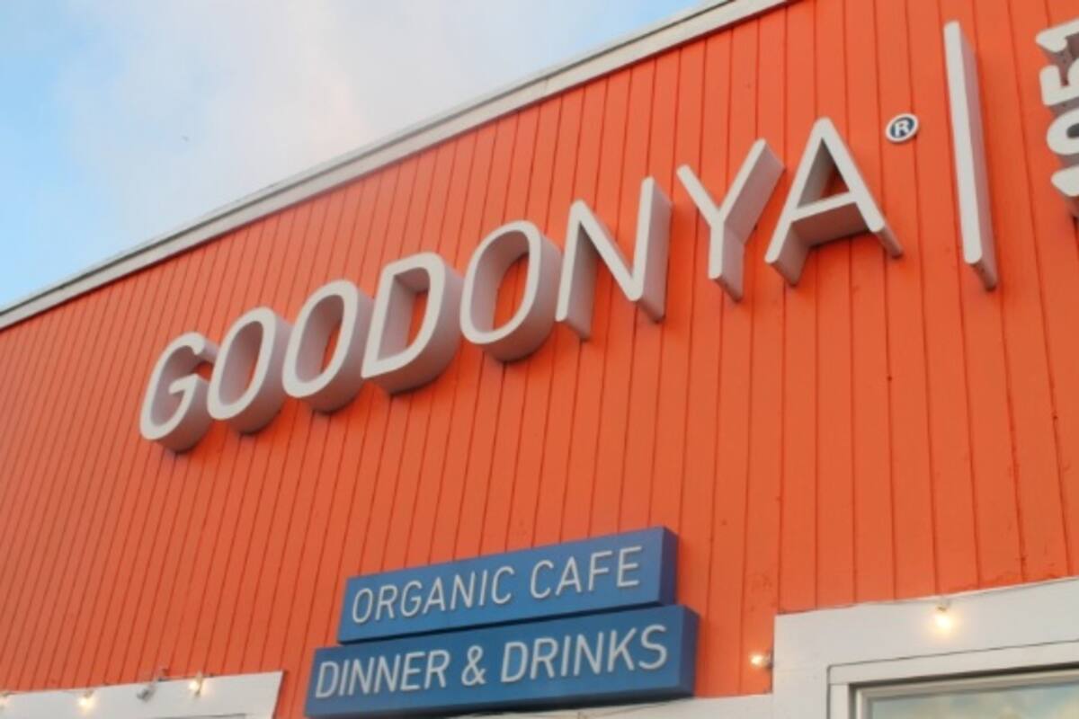 Restaurante cierra comedor para evitar conflictos