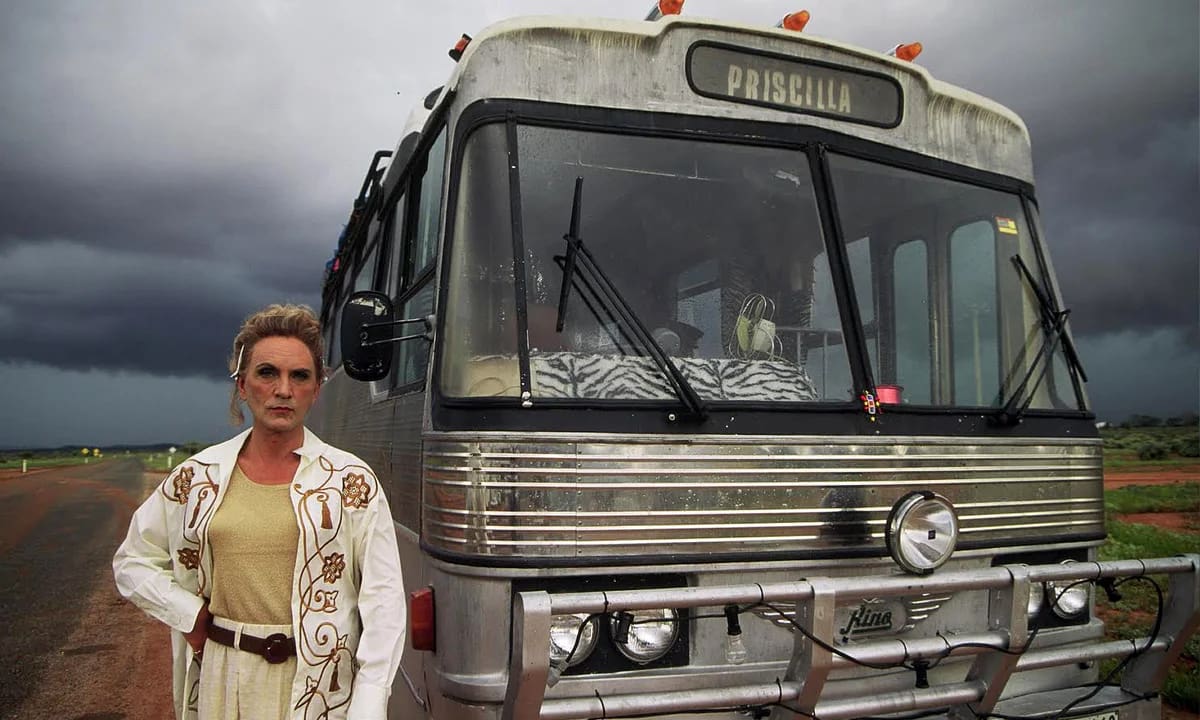 Terrance Stamp en "Priscila, la reina del desierto" / Cuenta de X: @AaronsPS4