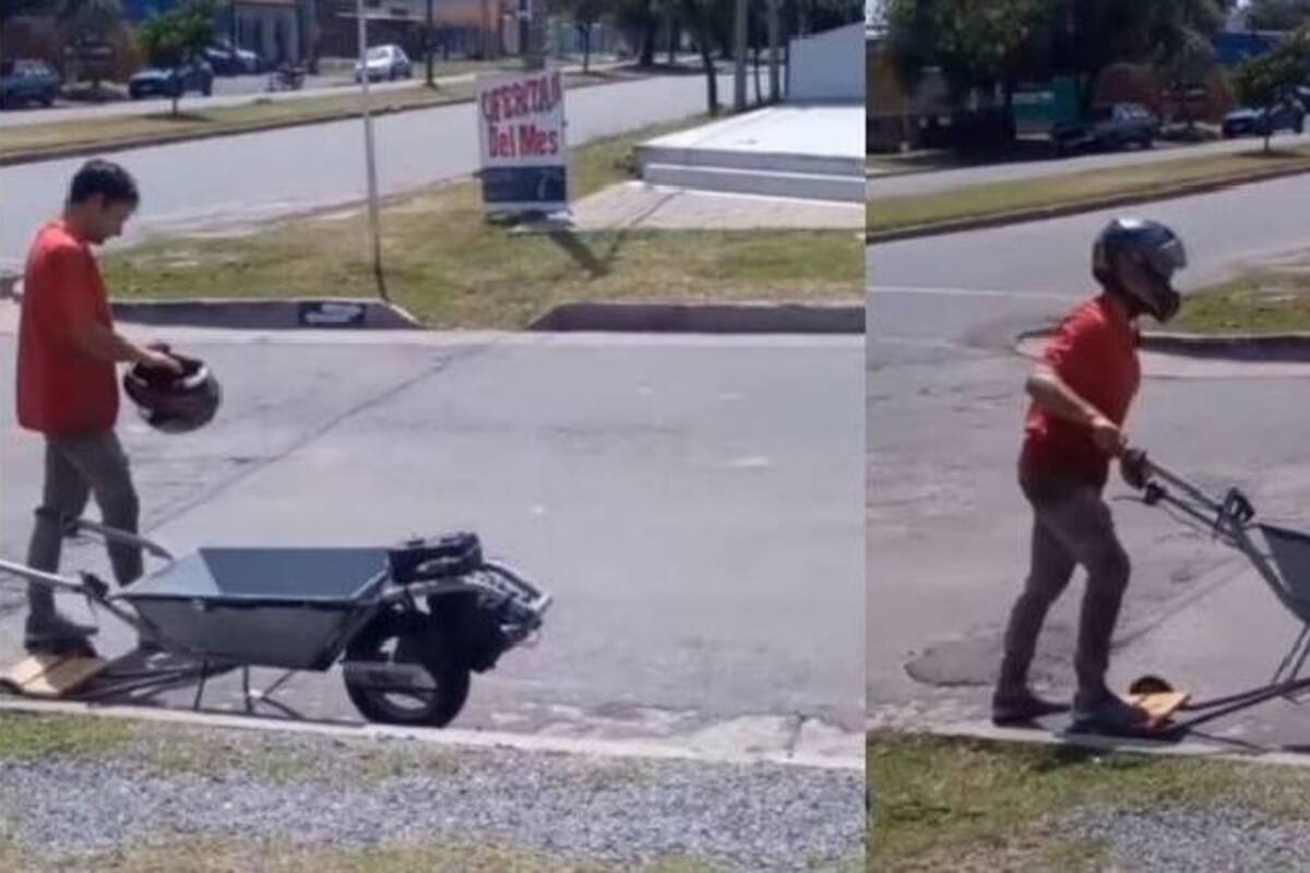 Un albañil bastante ingenioso, convirtió su carretilla en motocicleta