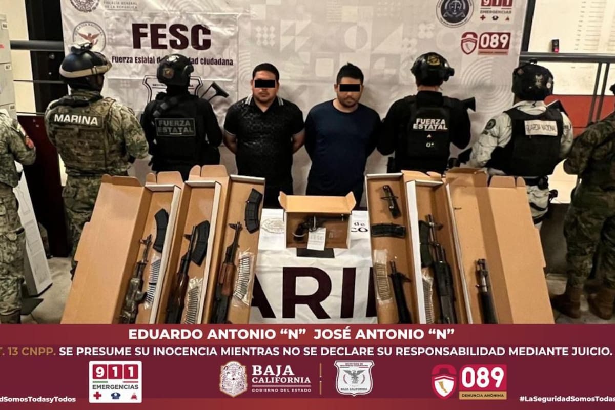 Caen presuntos integrantes del CJNG con arsenal y camioneta blindada en Tecate
