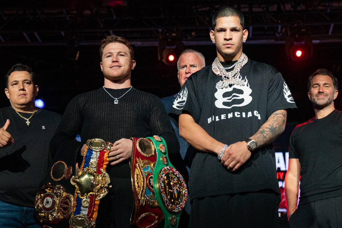 'Canelo' analiza pelear fuera de Estados Unidos si vence a Berlanga
