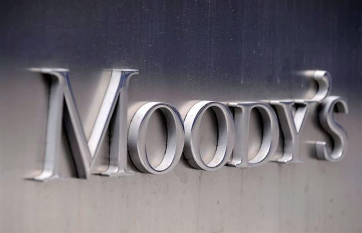 EE.UU. sigue estando en el extremo alto de la escala de 21 calificaciones de Moody’s, puesto que baja un nivel desde “Aaa”, que es la nota más alta