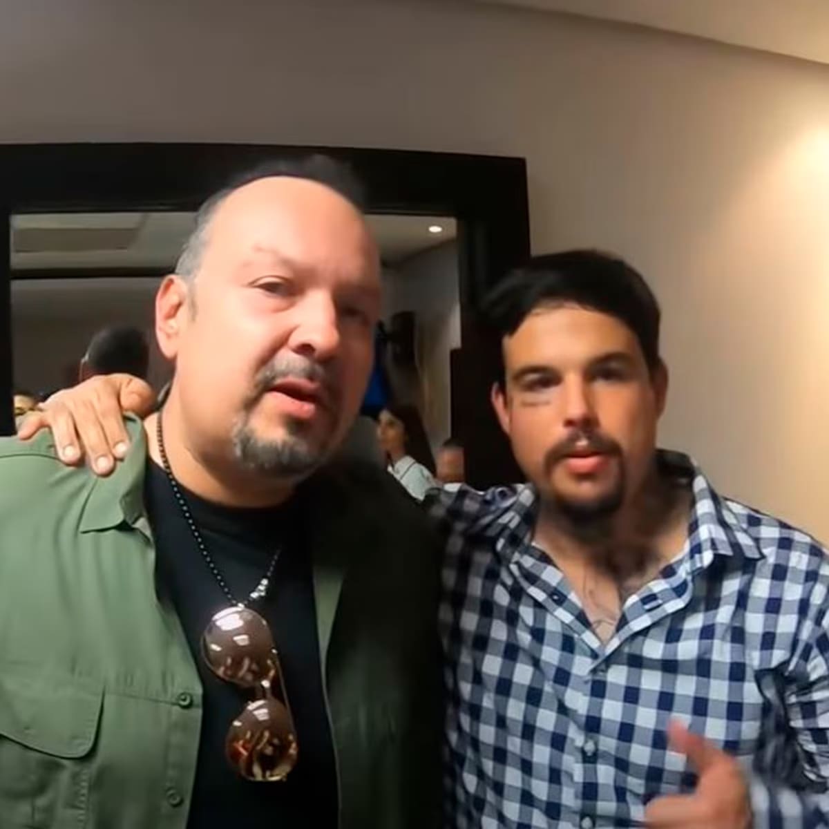 Emiliano Aguilar ha revelado detalles sobre su complicada relación con Pepe Aguilar, marcada por el distanciamiento y la falta de contacto.
