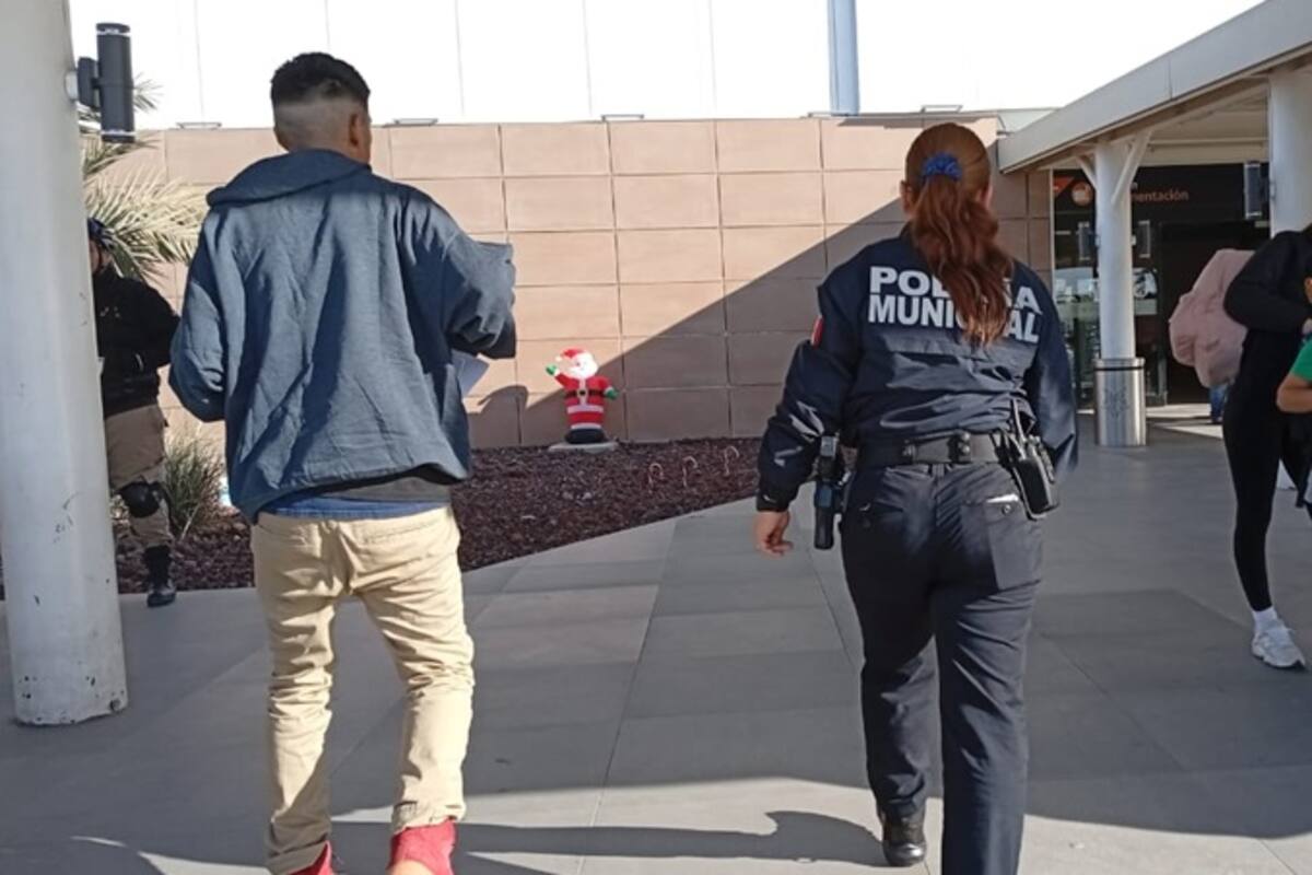 Policía Municipal auxilia a joven en estado de vulnerabilidad