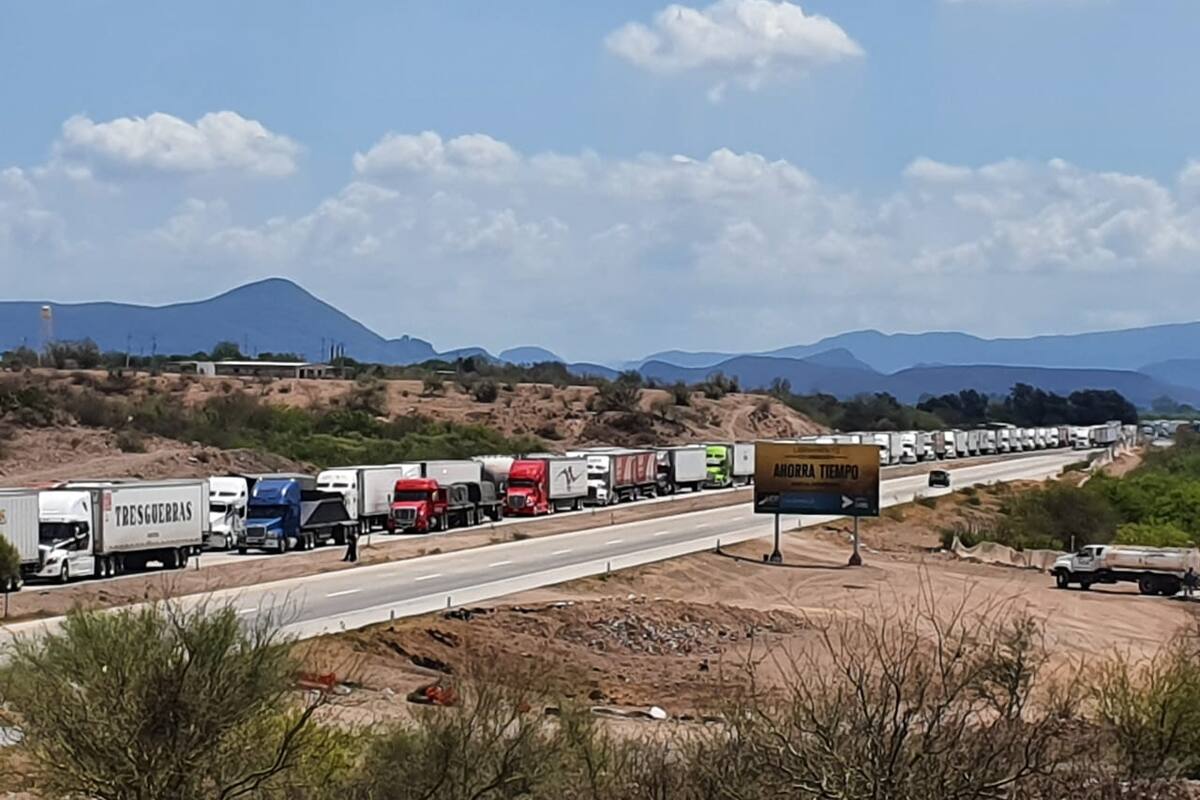 Endurecen yaquis bloqueo en la Cuatro Carriles