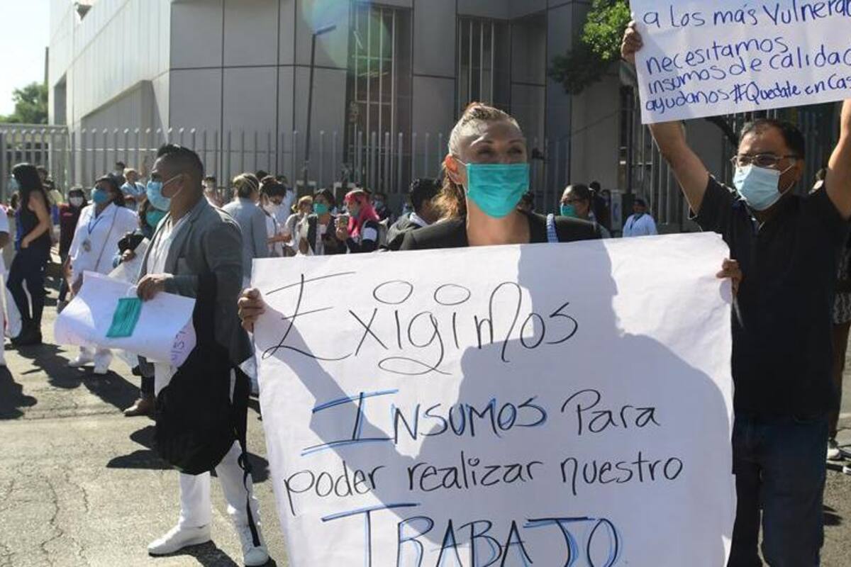 Pandemia agudiza crítica situación de médicos en Latinoamérica