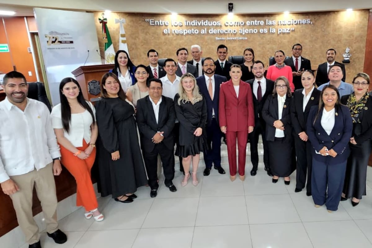 Conmemoran origen constitucional de Baja California en sesión solemne
