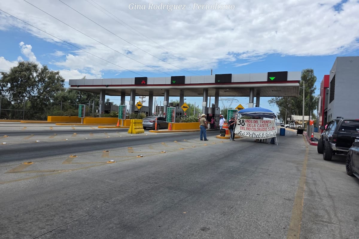 Liberan paso en caseta del Puente Río Colorado para exigir transparencia sobre fideicomiso