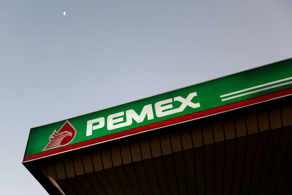 FOTO DE ARCHIVO: Vista de una estación de servicio de la petrolera estatal mexicana Pemex en Ciudad de México, el 13 de enero de 2015. REUTERS/Edgard Garrido/File Photo