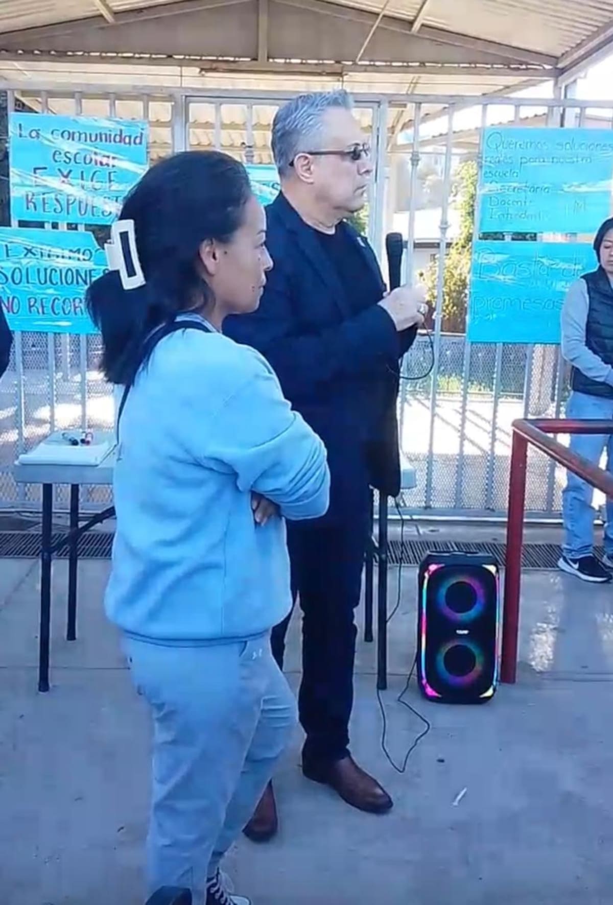 Los padres de familia advirtieron que no reabrirán la escuela hasta que el profesor asignado se presente a trabajar, pues ya no confían en promesas. También exigen la contratación de una secretaria y un conserje. Fotos: Carmen Gutierrez