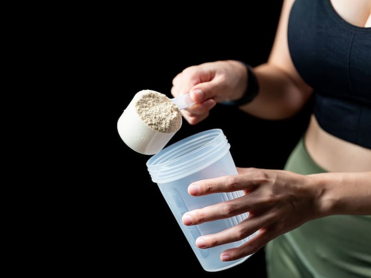 Cómo la creatina en mujeres puede proteger la masa muscular y ósea en la menopausia
