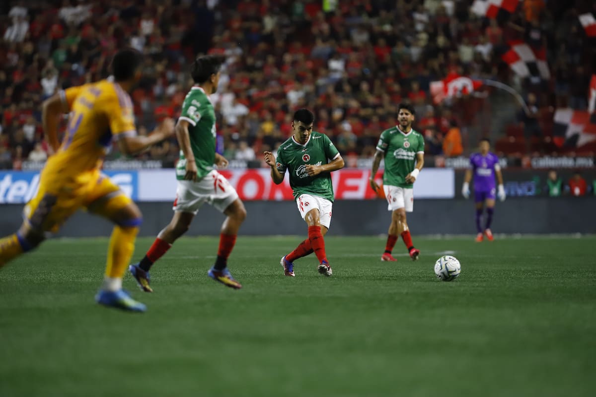 Xolos derrotó 3-1 a Tigres con un doblete de Mourad en la compensación, durante el primer partido con la “Ley Prestianni” aplicada en México oficialmente. Foto: AGP Deportes.