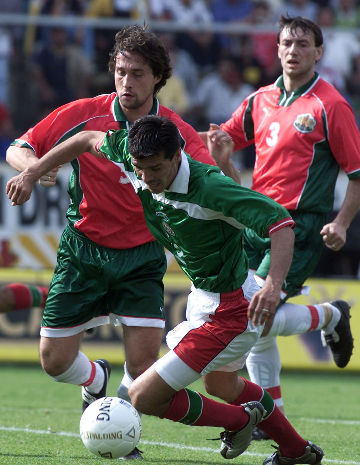 Jared Borgetti durante un juego entre México y Bulgaria en 2001. (Foto: REUTERS/Henry Romero)