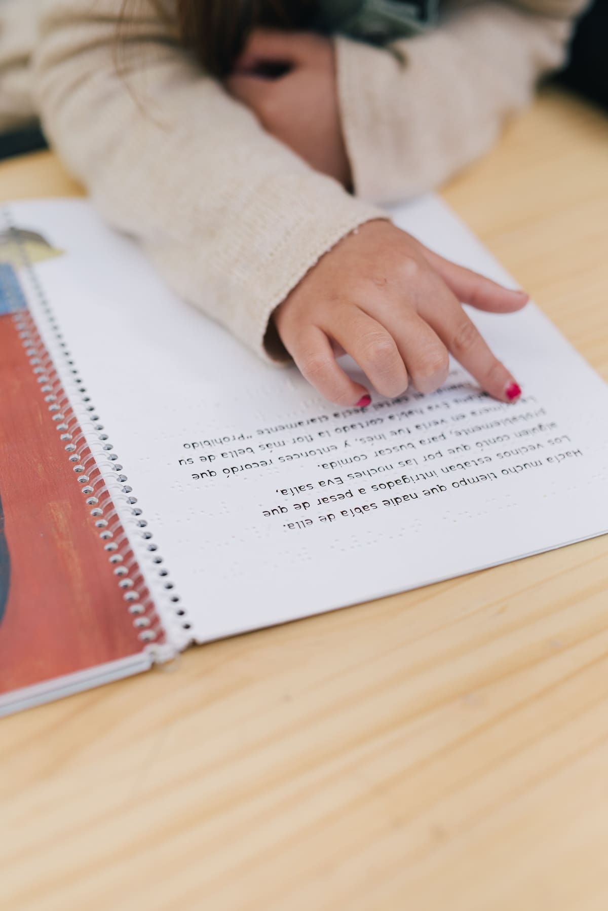 El INEA mantiene abierta su oferta educativa para las personas de 15 años o más que requieren aprender a leer y escribir, o que buscan cursar y obtener la certificación oficial de educación primaria y secundaria. | Pexels