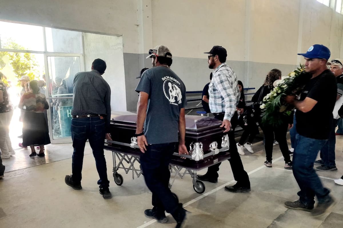 Despiden a Keila Nicole habitantes de El Rosario