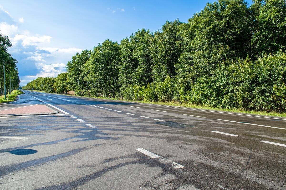 Hombre olvidó a su esposa en la carretera en Tailandia: Creyó que estaba dormida en la parte trasera y condujo más de 150 kilómetros sin ella