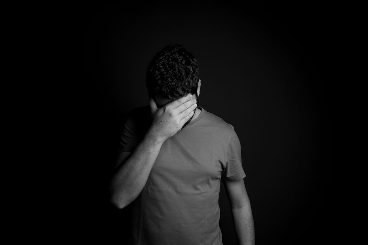 El psicoanálisis de Sigmund Freud describió la llamada “neurosis de éxito”, vinculada a la culpa inconsciente. Foto: Pexels