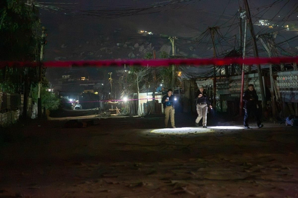 Los cuerpos fueron localizados durante los primeros minutos de este domingo en un camino de terracería de la delegación Presa Rural. Foto: Border Zoom