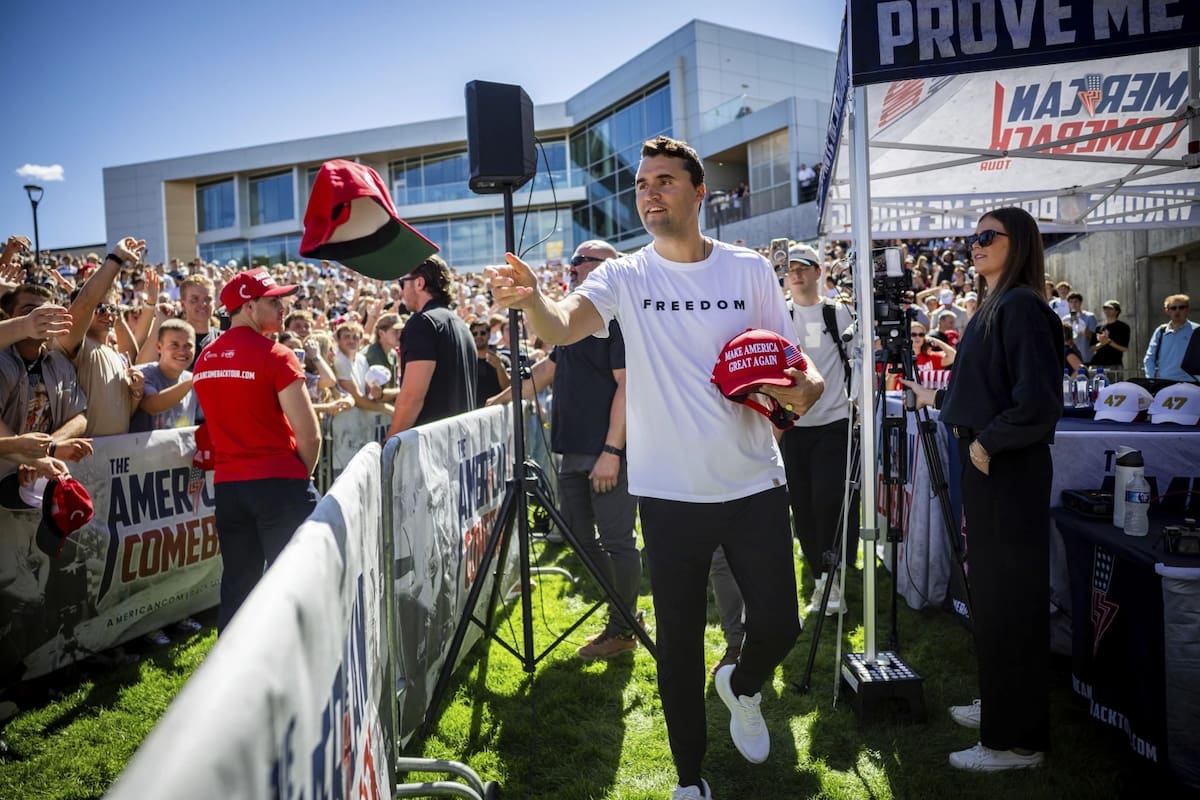 Atentado contra Charlie Kirk, aliado de Donald Trump, en la Universidad del Valle de Utah: Su vida está en peligro