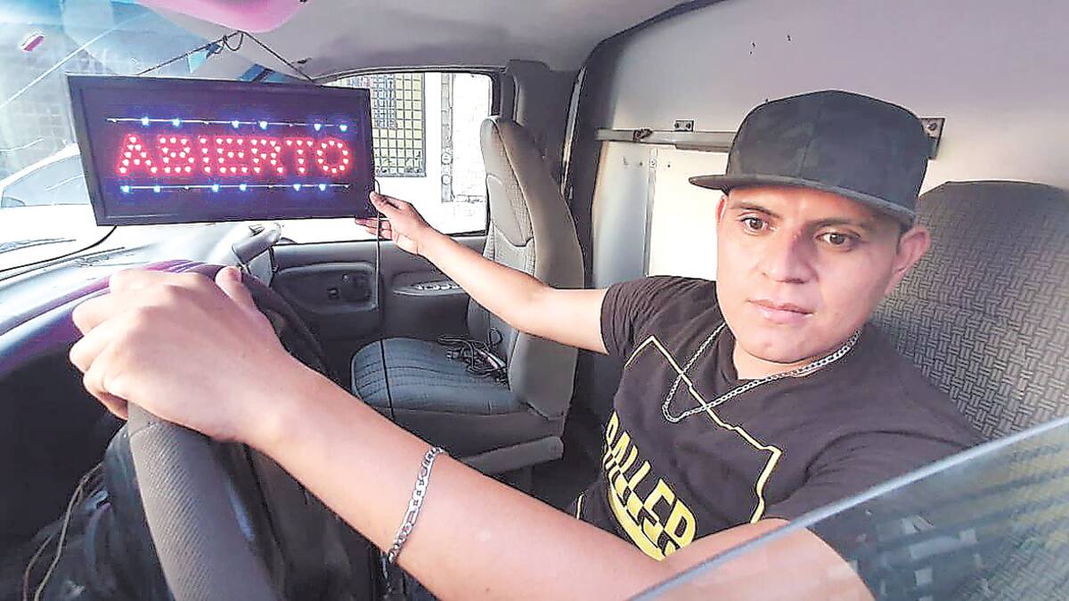 Jesús Gerardo Fernández Valenzuela, de 31 años de edad, adaptó su negocio a las necesidades del cliente.