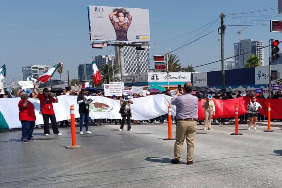 Cierran trabajadores del Poder Judicial Bulevar Cuauhtémoc