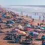Bomberos refuerzan vigilancia en playas de Tijuana ante aumento de visitantes en verano