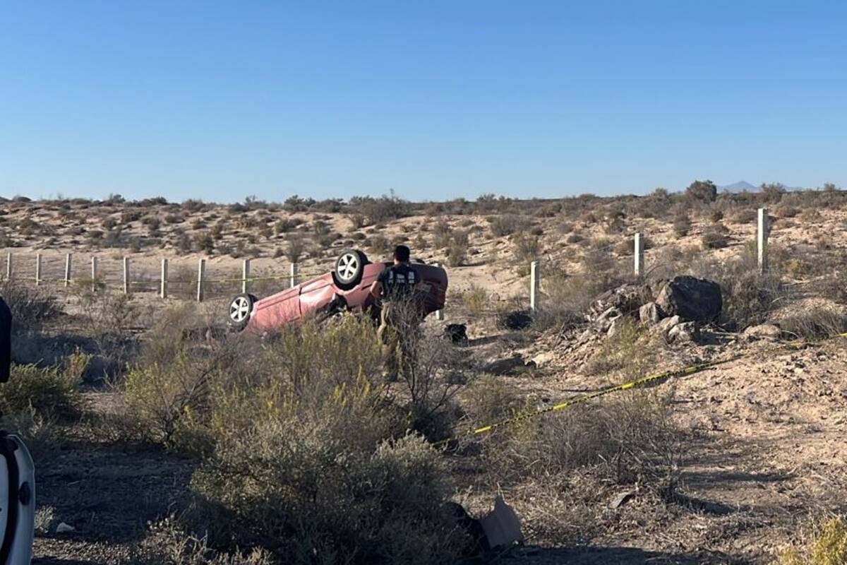 Tres muertos y dos heridos tras volcamiento en carretera costera