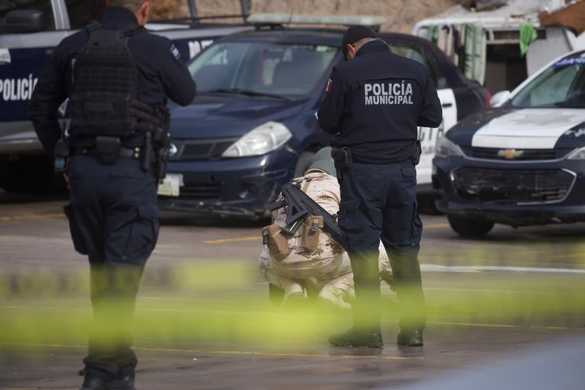 Personal del Ejército y la Policía Municipal acordonaron el lugar.