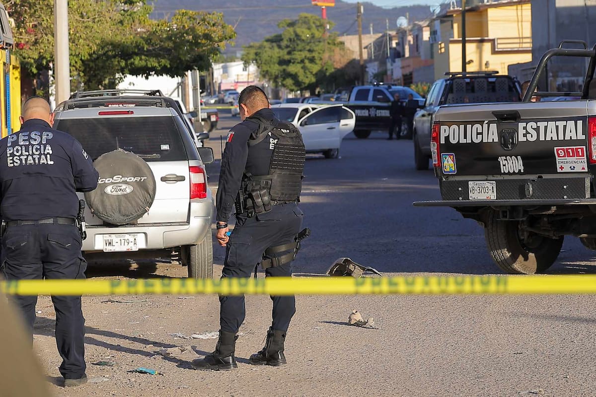Testigos informan sobre un tiroteo en la colonia Solidaridad; la policía asegura casquillos y un vehículo blanco