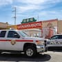 Bombero resulta lesionado tras caer en zona que colapsó en inmueble incendiado