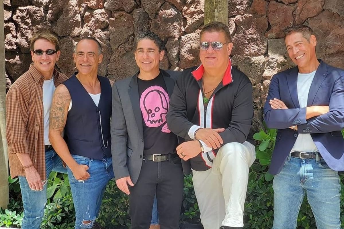 Exintegrantes de “Menudo” dan el último adiós a Ray Reyes