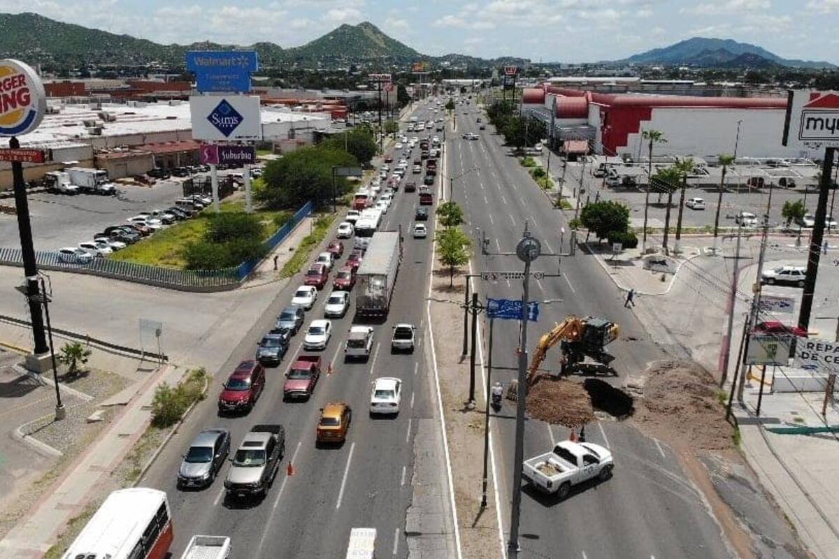 Cierran el bulevar Solidaridad a causa de socavón