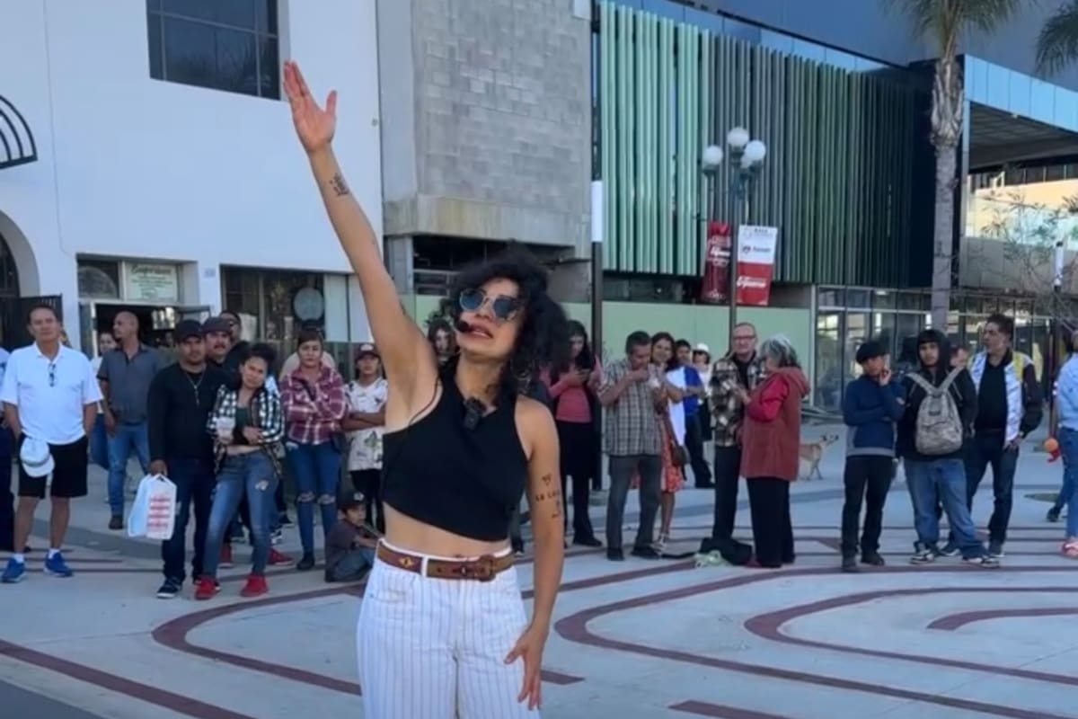 Flor Amargo de concierto gratis en Tijuana y alza la voz por los artistas callejeros