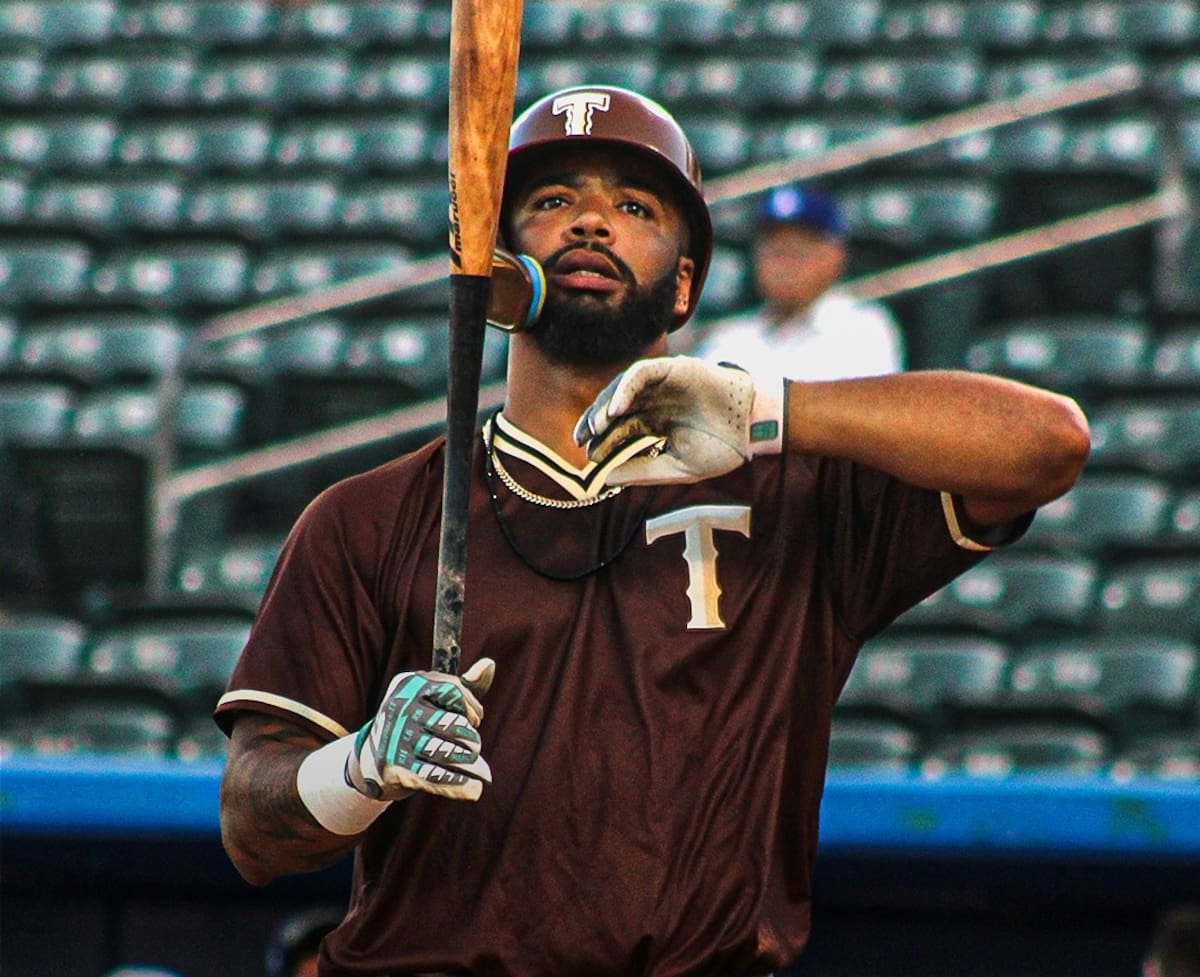 Bobby Bradley Jr., primera base de Tucson. (Foto: Tucson Baseball Team)