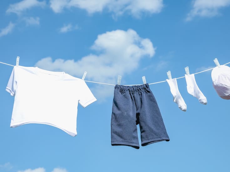 Cómo quitar manchas de maquillaje de la ropa: trucos efectivos y caseros