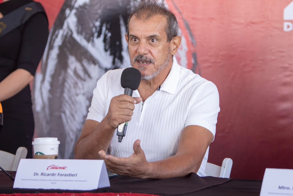 El festejo del Día Nacional del Xoloitzcuintle será el 27 de octubre, de 18:00 a 23:00 horas, en el Canódromo Caliente de Tijuana. La entrada será gratuita, con registro previo, y habrá carreras, yoga canino, alberca para perros y charlas sobre esta raza mexicana. Foto: Cortesía / Border Zoom
