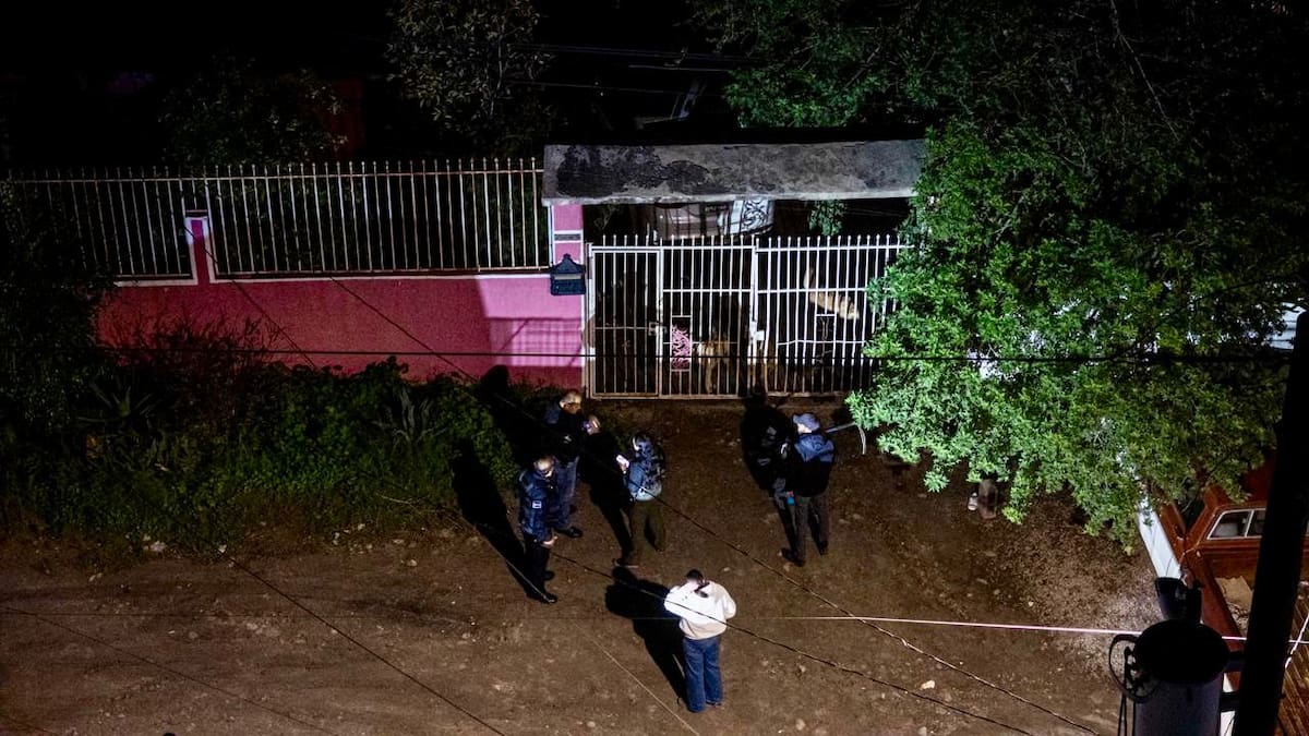 El menor fue trasladado de emergencia a un hospital luego de sufrir lesiones en cabeza y cuello dentro de un domicilio del Ejido Matamoros Foto: Border Zoom