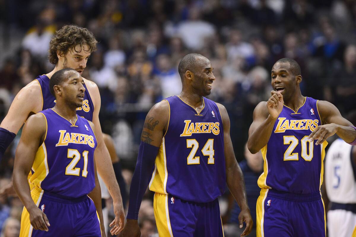 Lakers permanece en silencio tras fallecimiento de Kobe Bryant